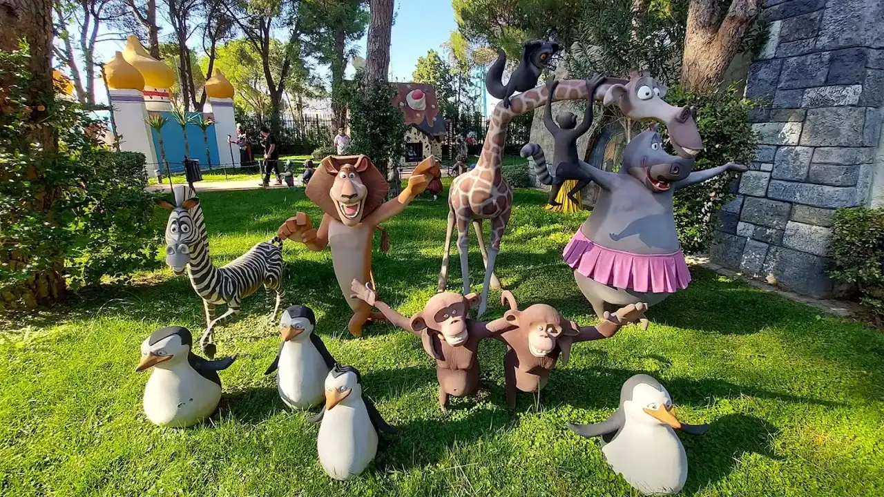 İzmir’e 40 dakika uzaklıkta ücretsiz bir tema park: Masal gibi bir gün geçirmek isteyenlerin uğrak noktası Şehzadeler Park haberinin görseli