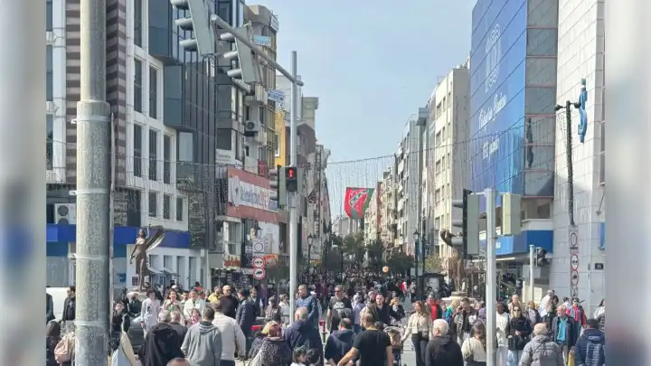 Karşıyaka’da küçük işletmeler ve esnaf ekonominin belkemiği