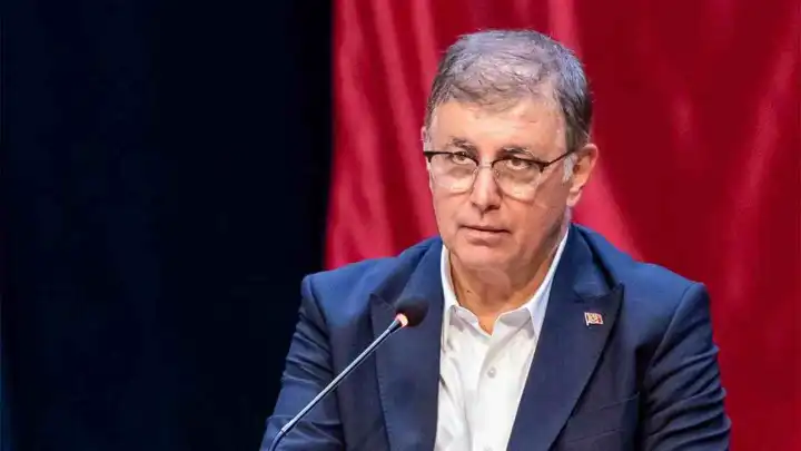 Başkan Tugay’dan Türk-İş Başkanı’na bordrolu yanıt: Emekli maaşı ve asgari ücrete sesleri kısık çıkanlarla konuyu değerlendirin