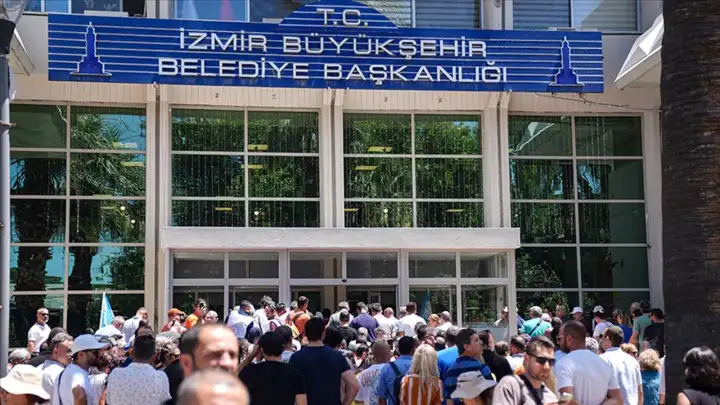 Büyükşehir’de işten çıkarma krizine Genel Merkez el attı: Genel Başkan Yardımcısı görevlendirildi