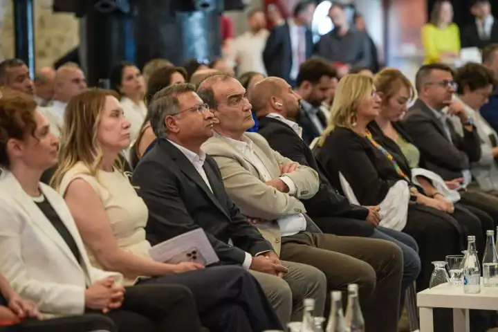 Büyükşehir’den Roman Girişimciler için yeni adım: REDI Projesi Tarihi Havagazı Fabrikası’nda tanıtıldı