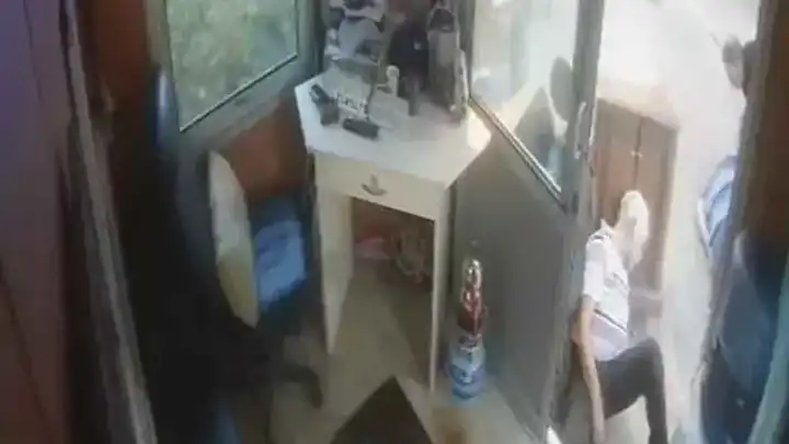 İzmir'de taksi durağında iki arkadaş aynı anda kalp krizi geçirip hayatını kaybetti