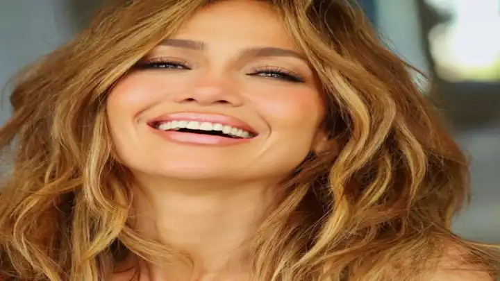 Jennifer Lopez İstanbul'da 50 hayranıyla yakından ilgilenecek