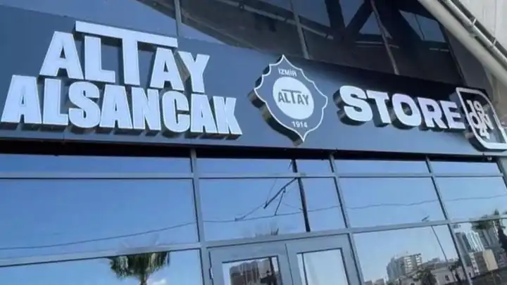 Altay’da krizler bitmiyor: Mağazası kapandı
