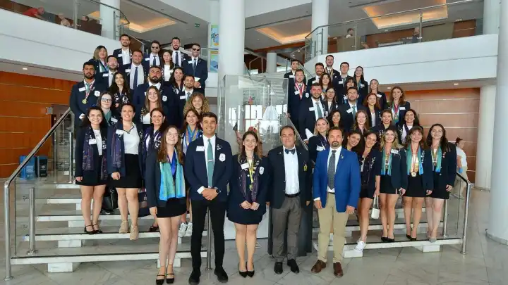 Bölge 2440 Rotaract Konferansı Kuşadası'nda gerçekleşti