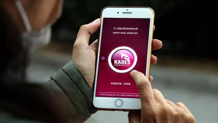 İzmir haber: KADES ihbarına giden polis memuru, kadının kocası tarafından bıçaklandı