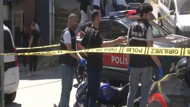 Silahlı saldırıya uğrayan adam karşılık verince çatışma çıktı
