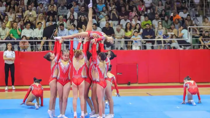 Bayraklılı Kursiyerlerden yıl sonu performansı