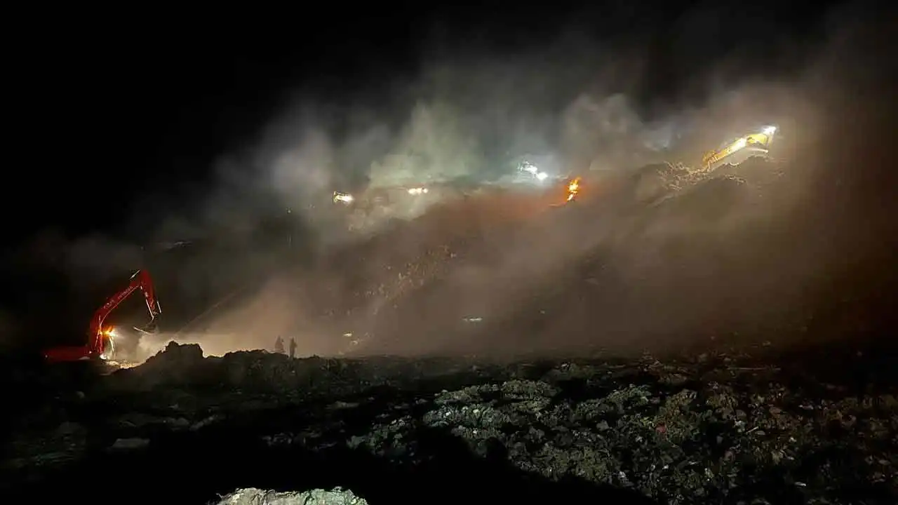 İzmir İtfaiyesi'nden son 48 saatte 227 yangına müdahale haberinin görseli
