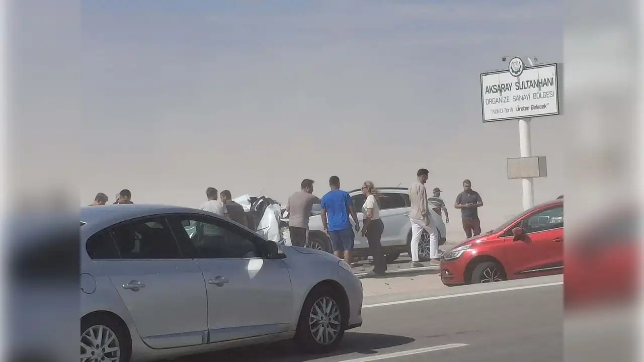 Aksaray'da kum fırtınası zincirleme kazaya yol açtı: 11 yaralı haberinin görseli
