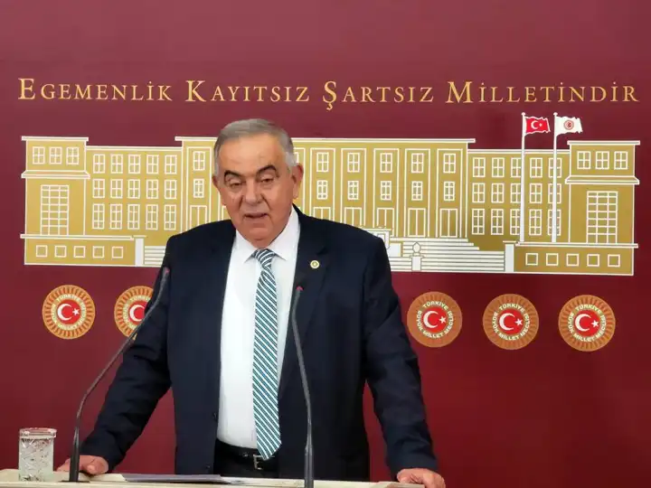 Altıntaş’tan hükümete yangın eleştirisi: Tedbirsizliğin devam etmesi liyakatsizliktendir