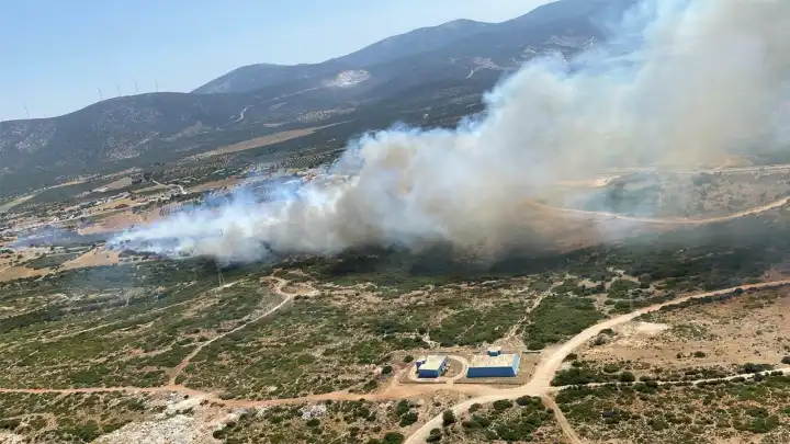 Aydın’da makilik alanda yangın: Alevlere havadan ve karadan müdahale