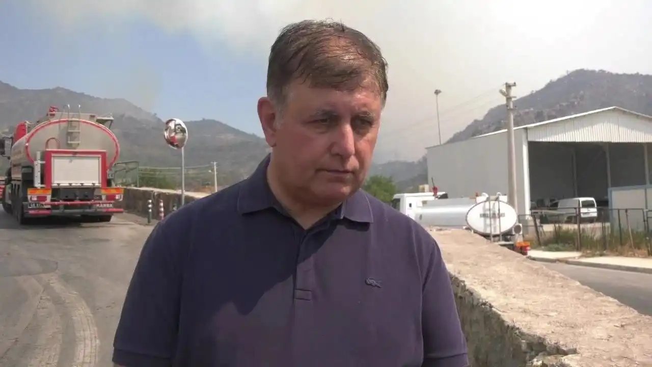 Cemil Tugay: Küçük bir ihmal evlerimizi yakmaya yetiyor haberinin görseli