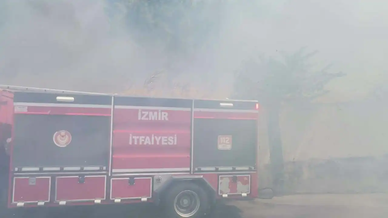 İzmir’deki yangınlara karşı Büyükşehir teyakkuzda haberinin görseli