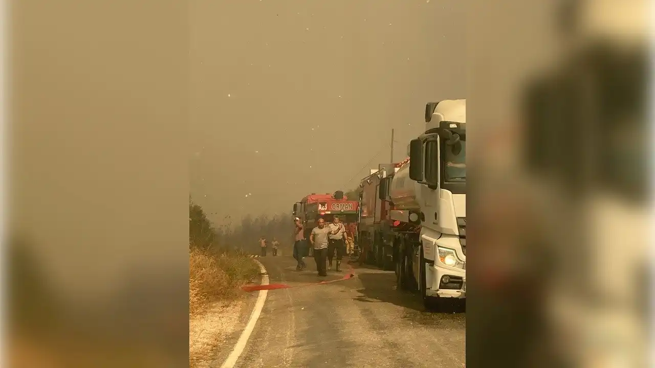 İzmir itfaiyesi yangınlarla topyekün mücadelede haberinin görseli