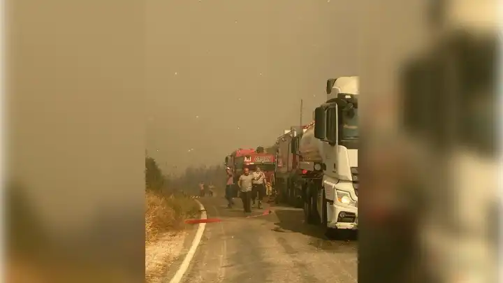 İzmir itfaiyesi yangınlarla topyekün mücadelede