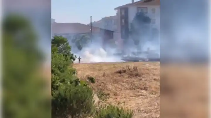 Silivri’de çocukların attığı torpil otluk alanda yangına yol açtı