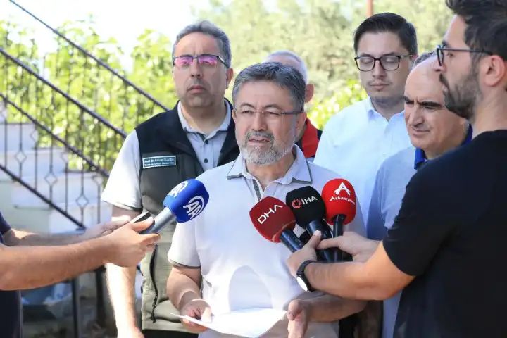 Manisa 3 gündür alev alev yanıyor: Bakan Yumaklı son durumu açıkladı