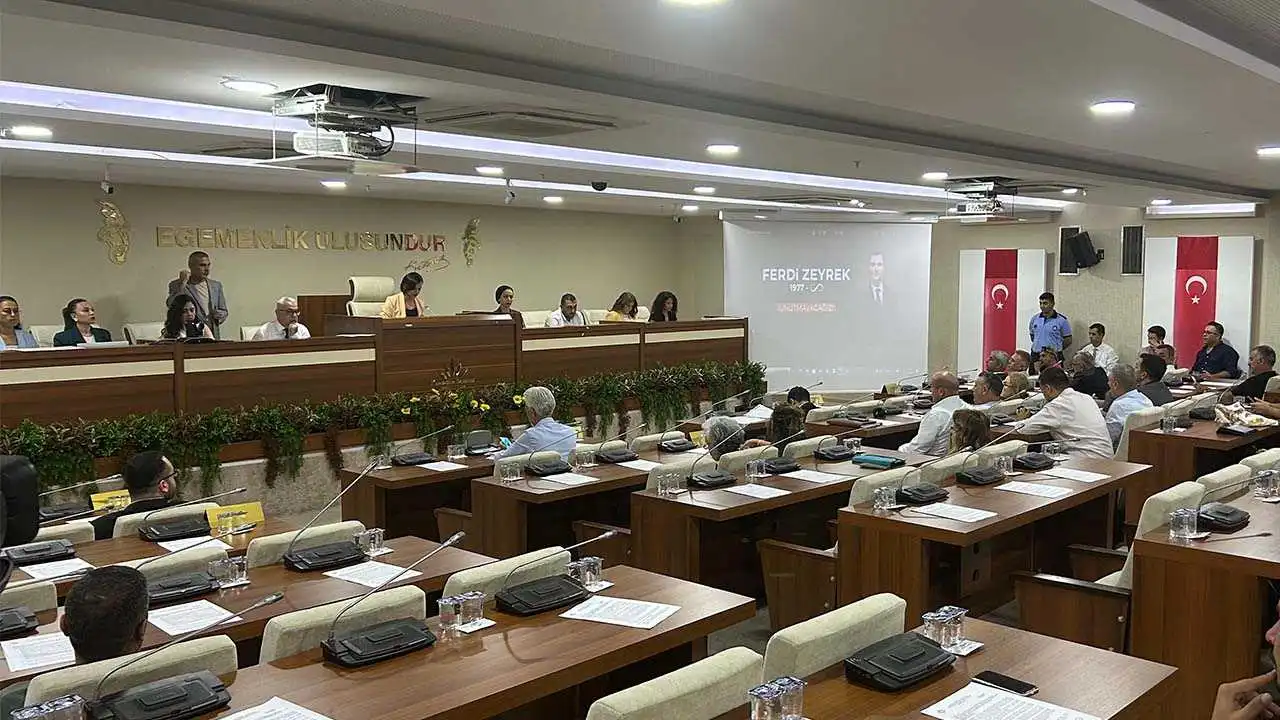 AK Partili Eroğlu’ndan Başkan Kınay’a sert eleştiriler: Karabağlar A.Ş. üzerinden belediyenin parasını dağıtıyorsunuz haberinin görseli