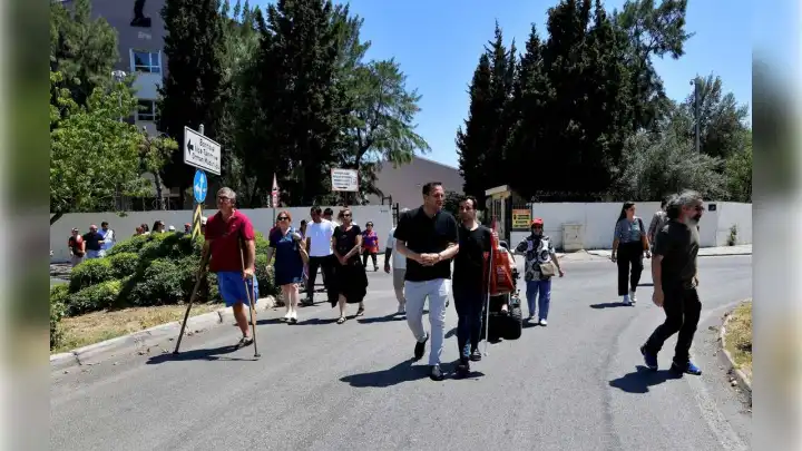 Başkan Ömer Eşki Bornova’da erişilebilirlik için yürüdü: Engelleri biz kaldıracağız
