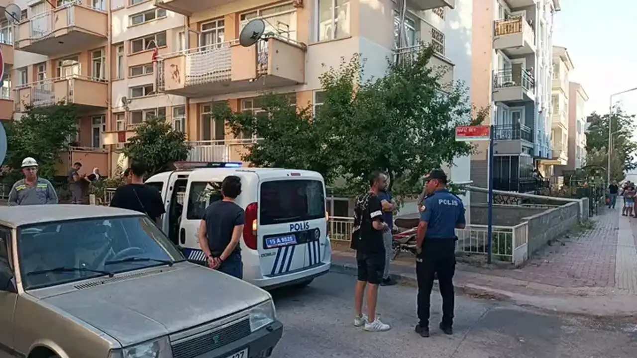 Deodorant şişesi bomba gibi patladı! haberinin görseli