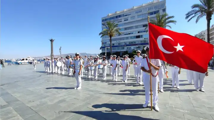 Kabotaj Bayramı İzmir'de coşkuyla kutlandı