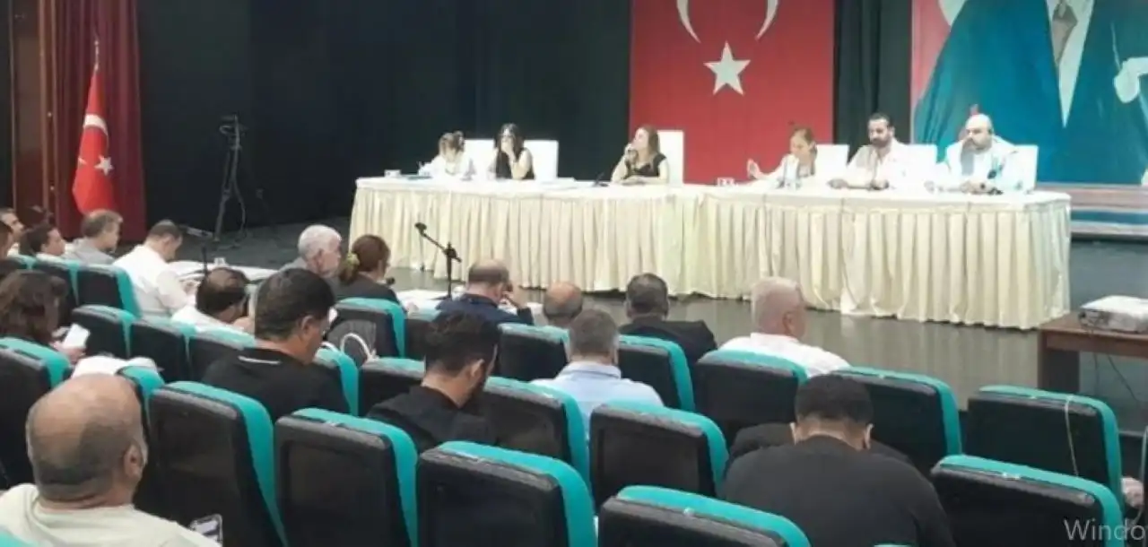 Konak Meclisi’nden gündem Tunç Soyer ve Şenol Aslanoğlu haberinin görseli