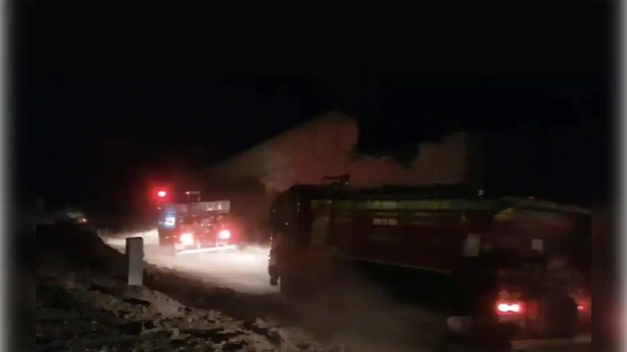Balıkesir’de dün akşam başlayan yangın devam ediyor haberinin görseli