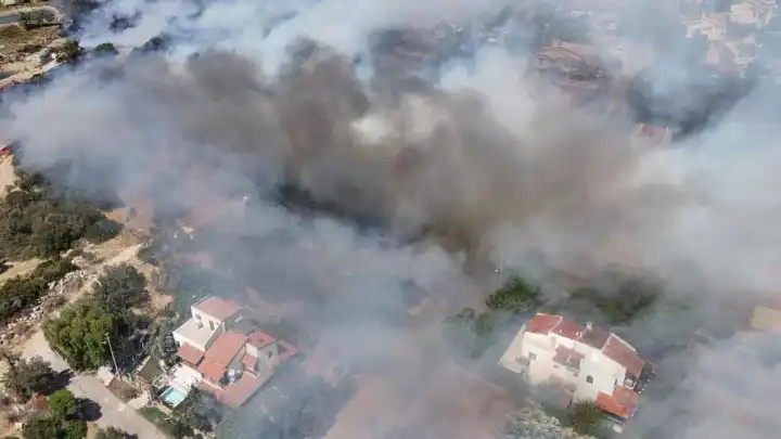 Çeşme Ildırı'da makilik alanda yangın