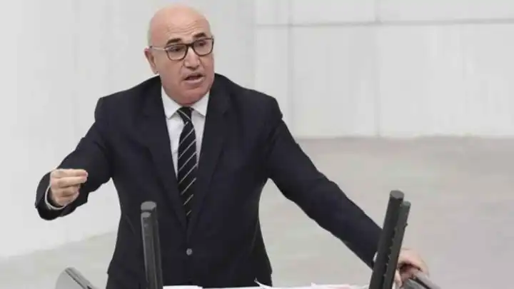 CHP’li Mahmut Tanal’dan İzmir’e soruşturma tepkisi: Cübbelerini bırakıp siyaset yapsınlar 