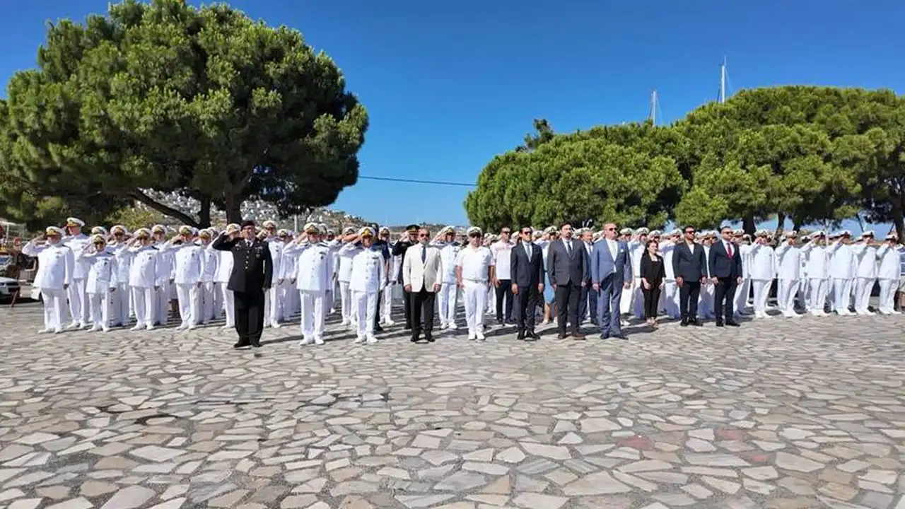 Foça’da Denizcilik ve Kabotaj Bayramı kutlandı haberinin görseli