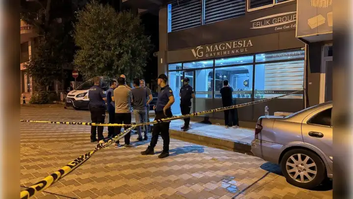 Manisa'da Emlak Ofisi'ndeki hesaplaşma kanlı bitti
