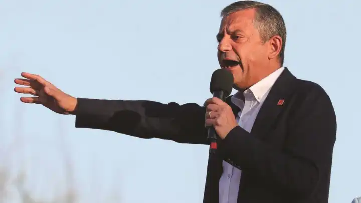 Özgür Özel İzmir'de: Arkadaşlarımızın veremeyecekleri hesap yok
