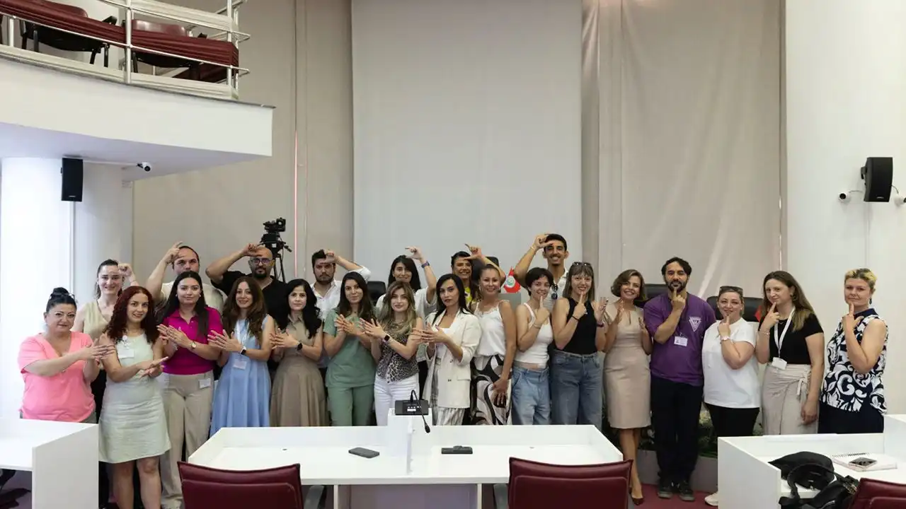 Balçova Belediyesi'nden işaret dili eğitimi  haberinin görseli