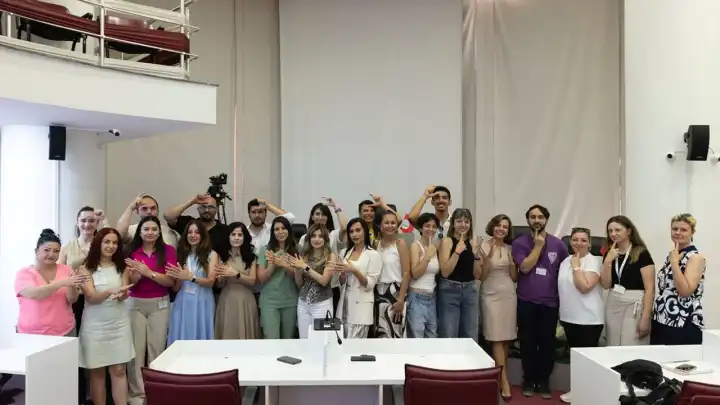 Balçova Belediyesi'nden işaret dili eğitimi 