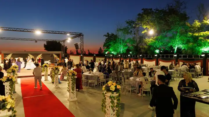 Buca Gölet'in düğün salonu yenilendi