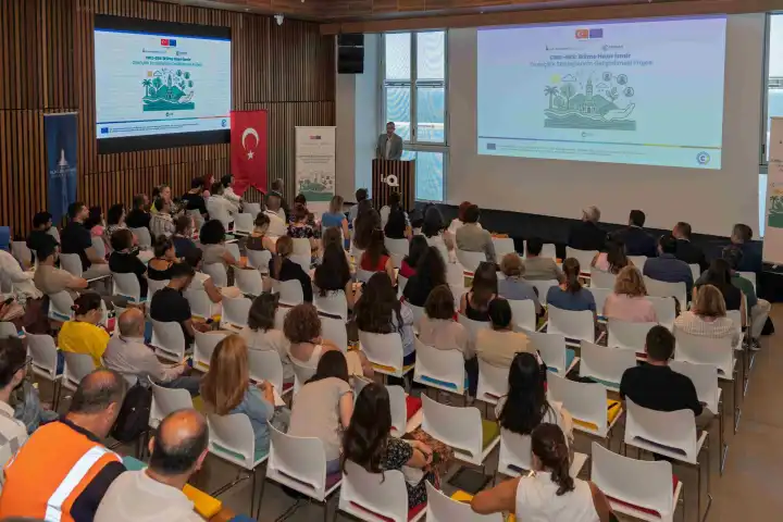 İzmir'de İklime Hazır İzmir Çalıştayı düzenlendi