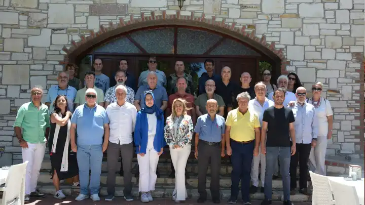 İzmir Gazeteciler Cemiyeti, Bakırçay’daki yerel basınla mesleki sorunları masaya yatırdı