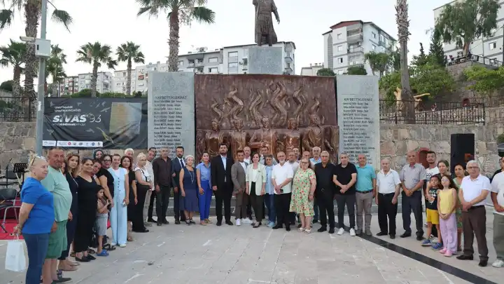 Madımak Katliamı’nın 32. yılında Karabağlar’da anma töreni düzenlendi