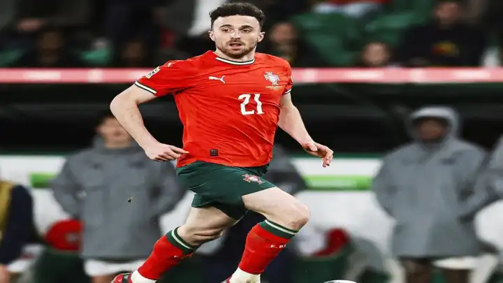 Yıldız futbolcunun acı sonu: Trafik kazasında hayatını kaybetti!
