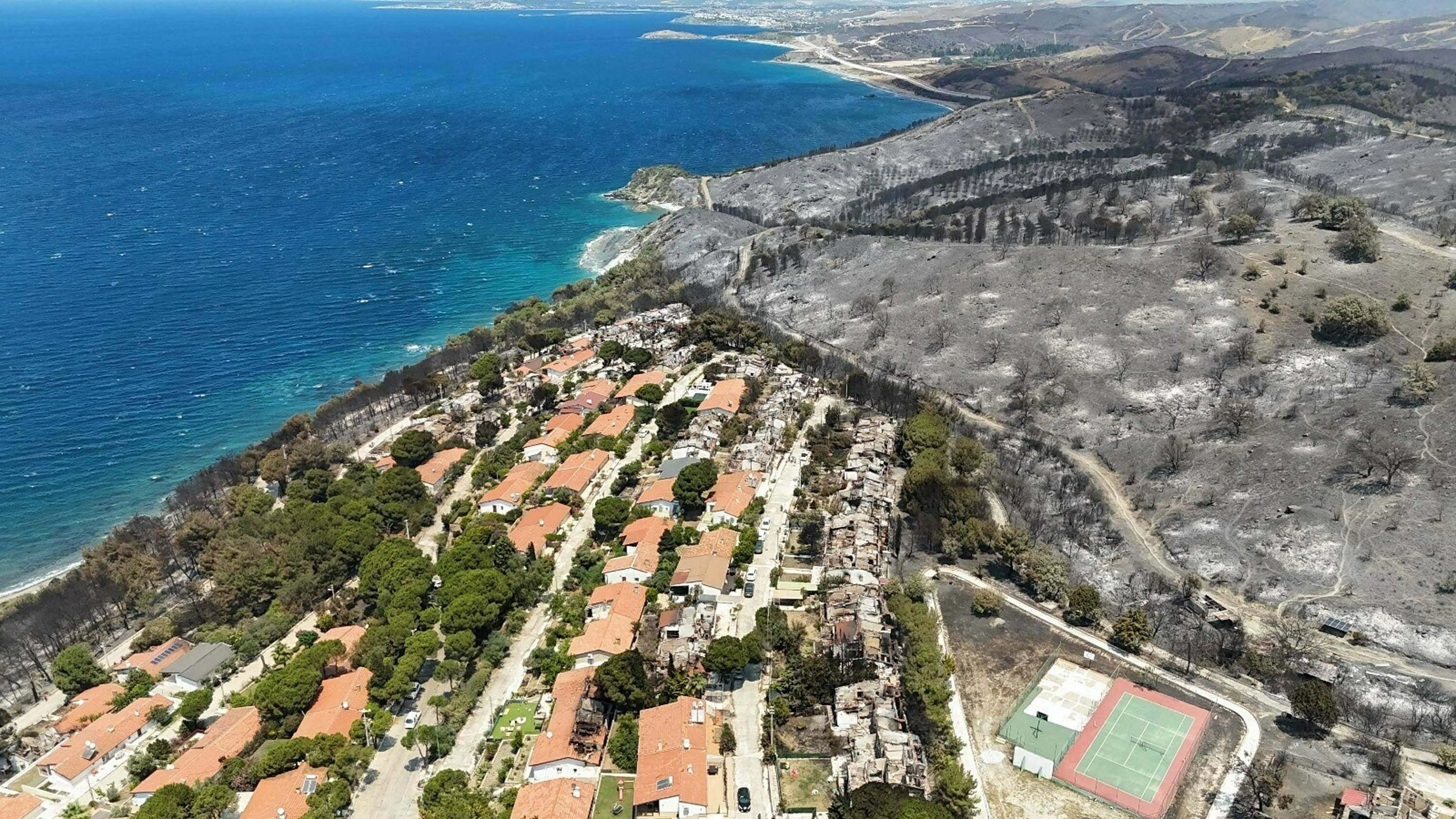 Yangının acı rengi: Seferihisar griye boyandı başlıklı video haberin görseli