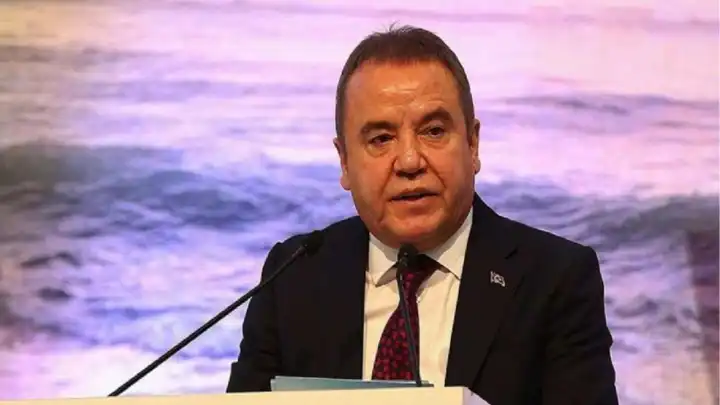Antalya Büyükşehir Belediye Başkanı Muhittin Böcek gözaltına alındı