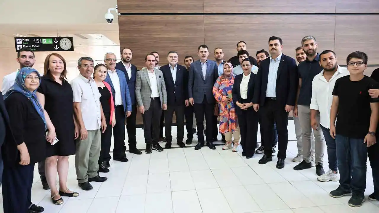 Bakan Kurum Ödemiş’te yanan alanları inceleyecek haberinin görseli