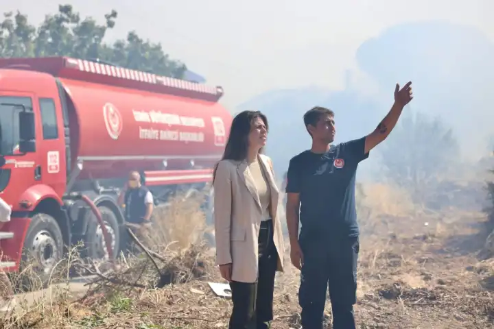 Başkan Denizli: Büyük dayanışma ile yangını kontrol altına aldık