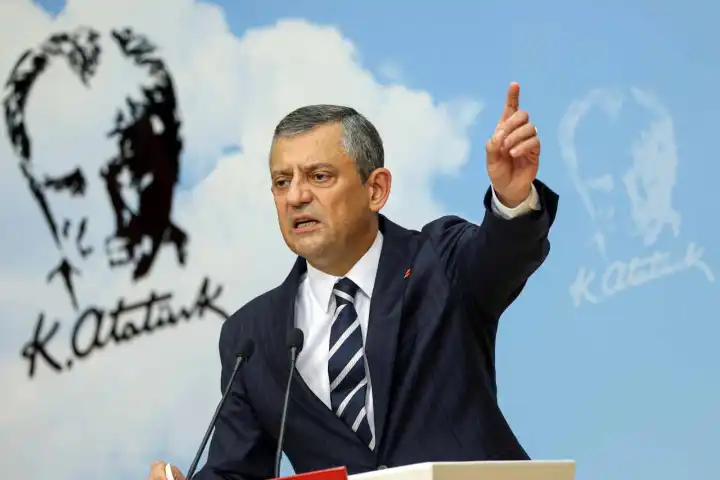 CHP lideri Özel: Bana siyasi rüşvet teklif ettiler