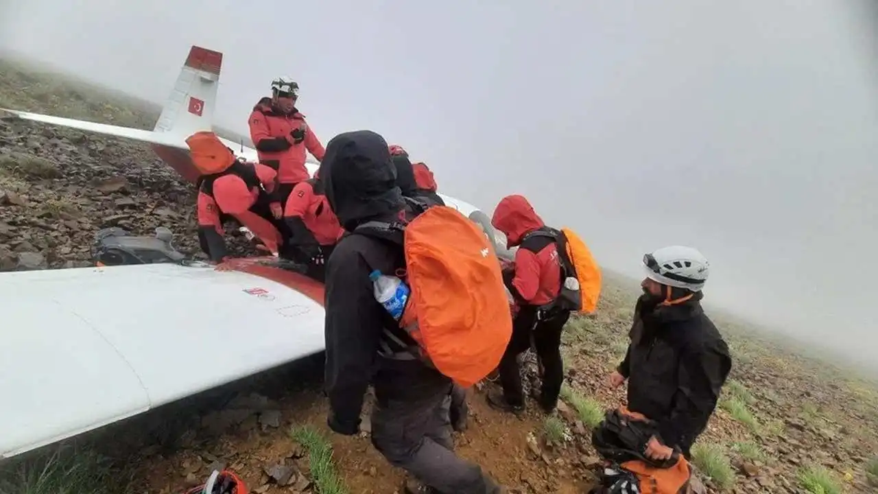 Kaçkar Dağları'na düşen uçak ile ilgili yeni ayrıntılar ortaya çıktı! haberinin görseli