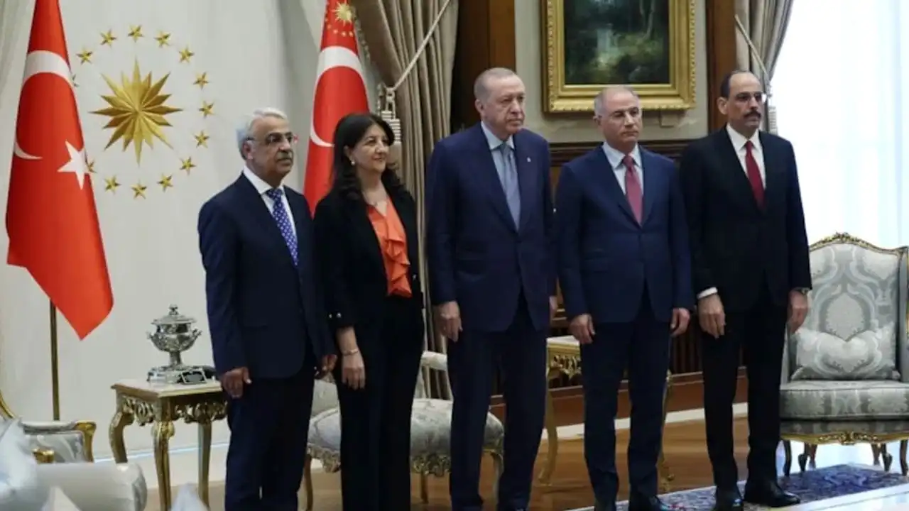 DEM Parti İmralı Heyeti Cumhurbaşkanı Erdoğan ile görüştü haberinin görseli