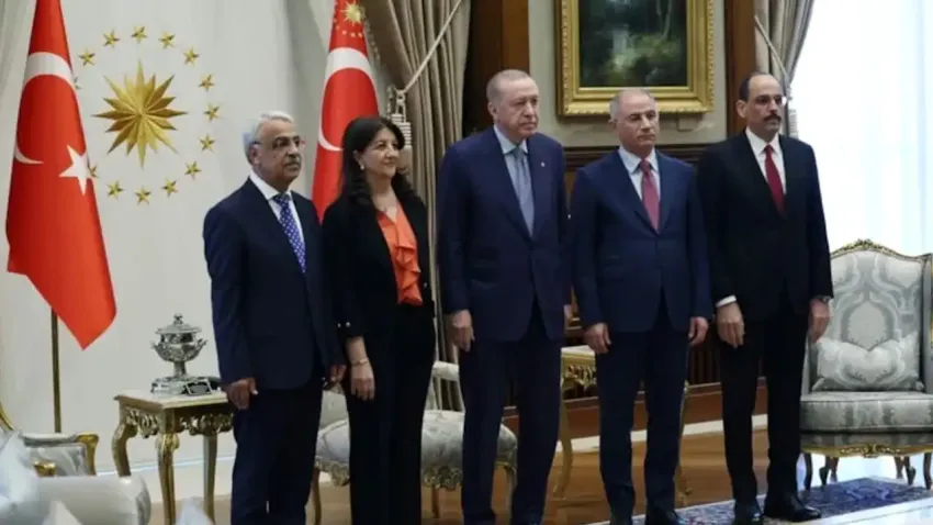 DEM Parti İmralı Heyeti Cumhurbaşkanı Erdoğan ile görüştü haberinin görseli