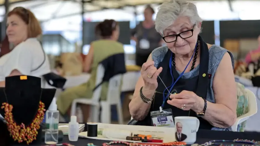 Konak’ın El Emeği Pazarı, kadınların gelir kapısı oldu