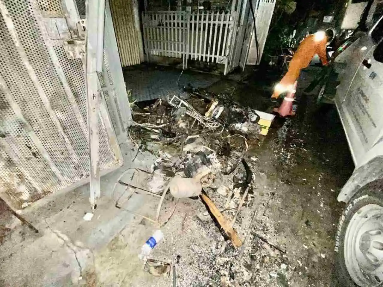 Vietnam’da 5 katlı apartmanda yangın: 8 kişi hayatını kaybetti haberinin görseli